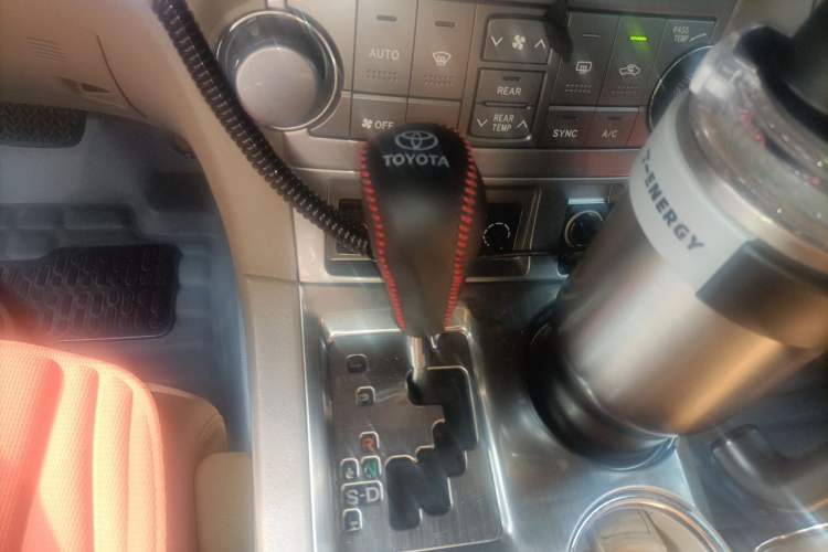 Used Toyota Highlander 2012 2.7L Two-Wheel Drive 7-Seater Luxury Edition Gear Lever