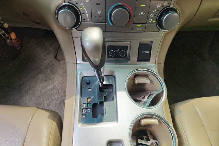 Used Toyota Highlander 2012 2.7L Two-Wheel Drive 5-Seater Sport Edition Gear Lever