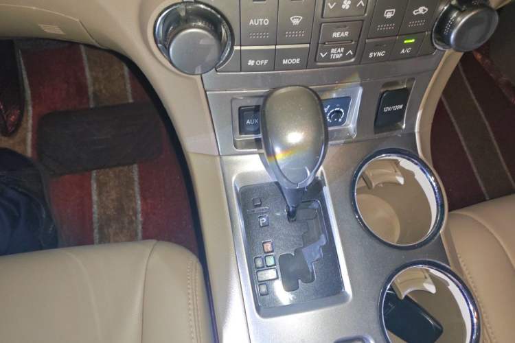 Used Toyota Highlander 2012 3.5L 4x4 7-Seater Luxury Edition Gear Lever