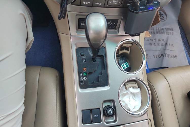 Used Toyota Highlander 2012 2.7L Two-Wheel Drive 7-Seater Luxury Edition Gear Lever