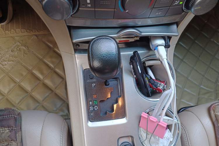 Used Toyota Highlander 2012 2.7L 2WD 5-Seater Elite Edition Gear Lever