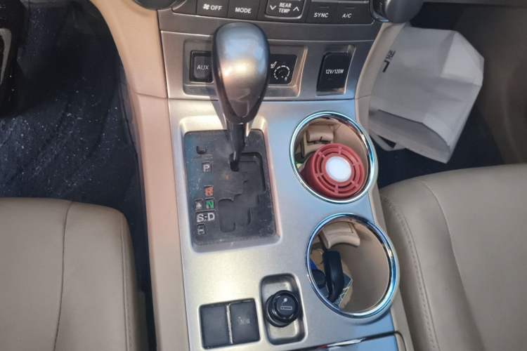 Used Toyota Highlander 2012 2.7L Two-Wheel Drive 7-Seater Luxury Edition Gear Lever