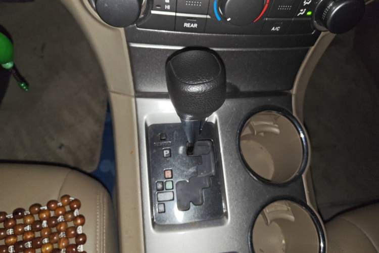 Used Toyota Highlander 2012 2.7L Two-Wheel Drive 7-Seater Elite Edition Gear Lever