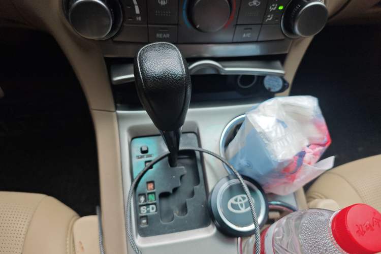 Used Toyota Highlander 2012 2.7L Two-Wheel Drive 7-Seater Elite Edition Gear Lever