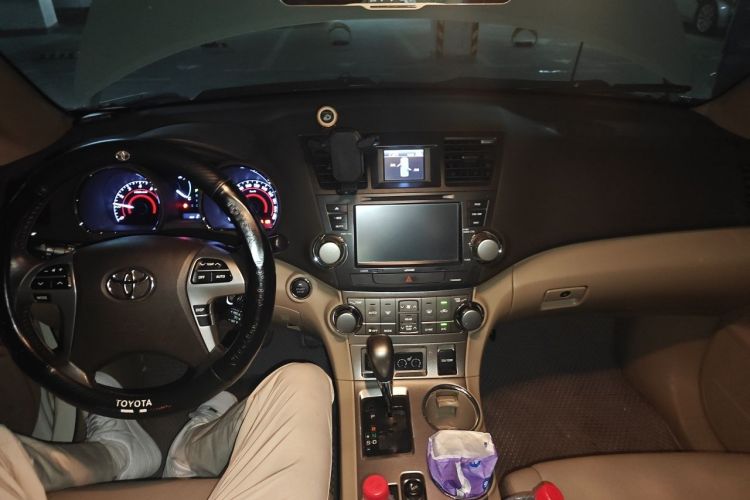 Used Toyota Highlander 2012 2.7L Two-Wheel Drive 7-Seater Luxury Edition Headliner