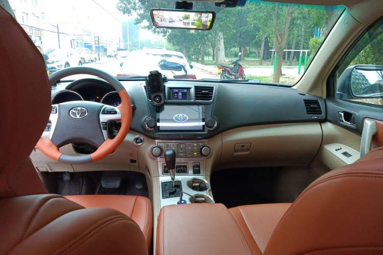 Used Toyota Highlander 2012 2.7L Two-Wheel Drive 7-Seater Luxury Edition Headliner