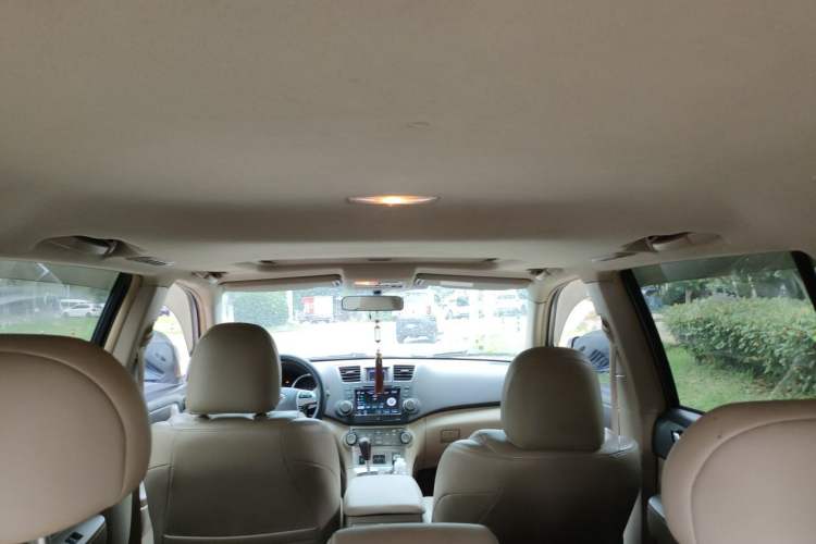 Used Toyota Highlander 2012 2.7L Two-Wheel Drive 7-Seater Luxury Edition Headliner