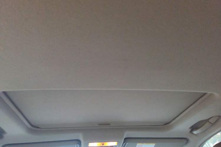 Used Toyota Highlander 2012 2.7L Two-Wheel Drive 7-Seater Luxury Edition Headliner