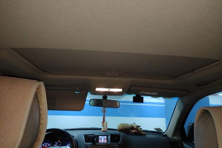 Used Toyota Highlander 2012 2.7L Two-Wheel Drive 7-Seater Luxury Edition Headliner