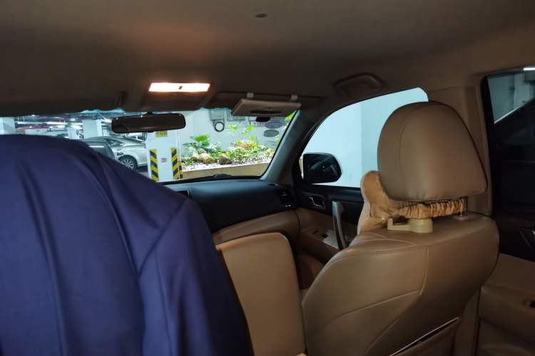 Used Toyota Highlander 2012 2.7L Two-Wheel Drive 5-Seater Sport Edition Headliner