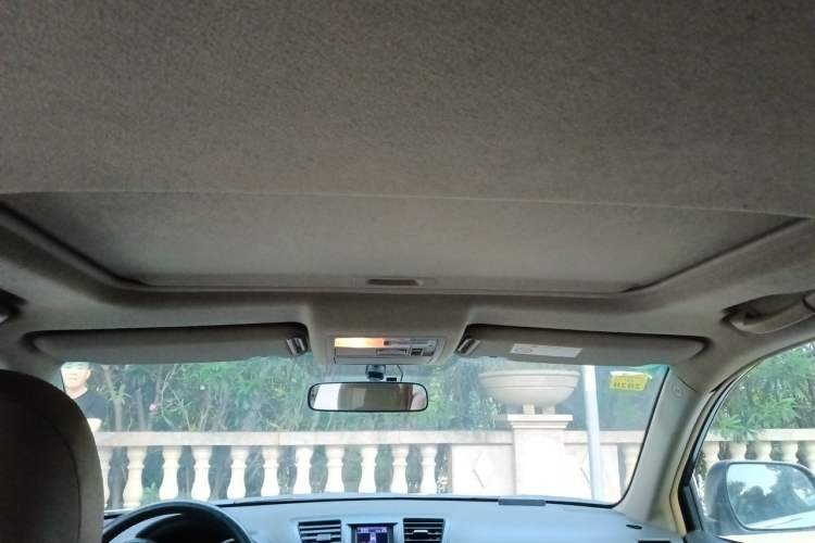 Used Toyota Highlander 2012 2.7L Two-Wheel Drive 7-Seater Luxury Edition Headliner