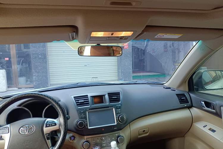 Used Toyota Highlander 2012 3.5L 4x4 7-Seater Luxury Edition with Navigation Headliner
