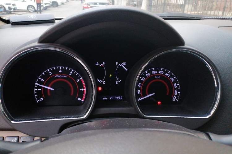 Used Toyota Highlander 2012 2.7L Two-Wheel Drive 7-Seater Elite Edition Instrument Cluster