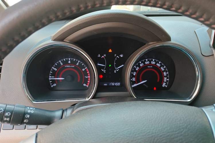 Used Toyota Highlander 2012 2.7L Two-Wheel Drive 7-Seater Luxury Edition Instrument Cluster