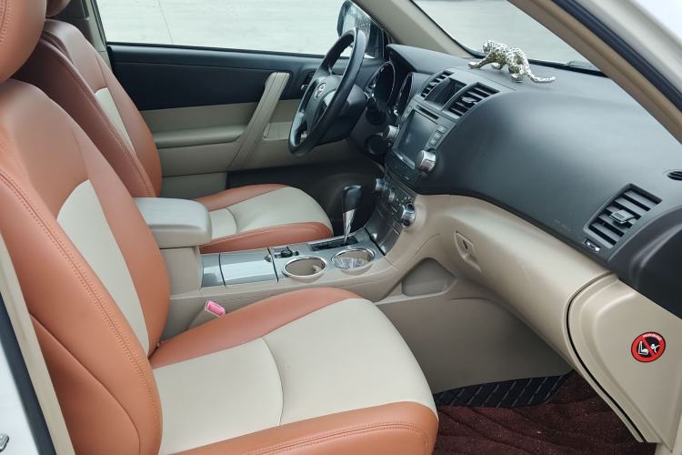 Used Toyota Highlander 2012 2.7L 2WD 5-Seater Elite Edition Interior 6