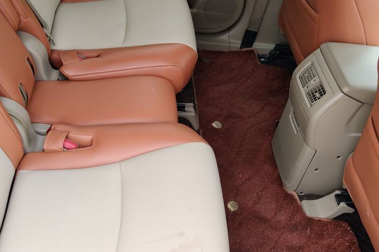 Used Toyota Highlander 2012 2.7L 2WD 5-Seater Elite Edition Interior 8