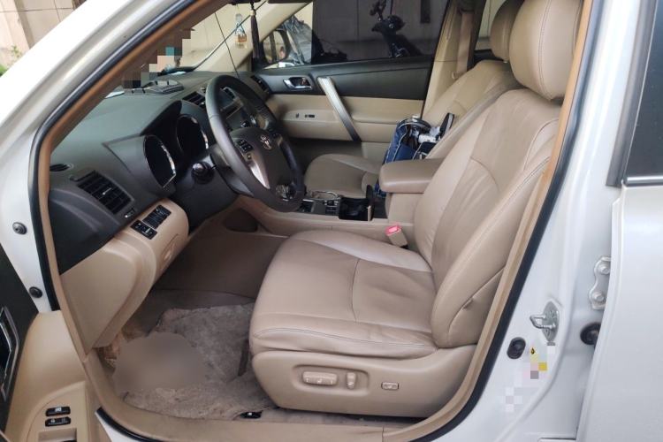 Used Toyota Highlander 2012 2.7L Two-Wheel Drive 7-Seater Luxury Edition Left Front Seat