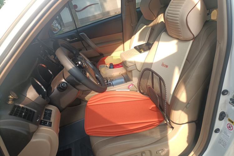 Used Toyota Highlander 2012 2.7L Two-Wheel Drive 7-Seater Luxury Edition Left Front Seat