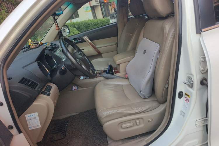 Used Toyota Highlander 2012 2.7L Two-Wheel Drive 7-Seater Luxury Edition Left Front Seat