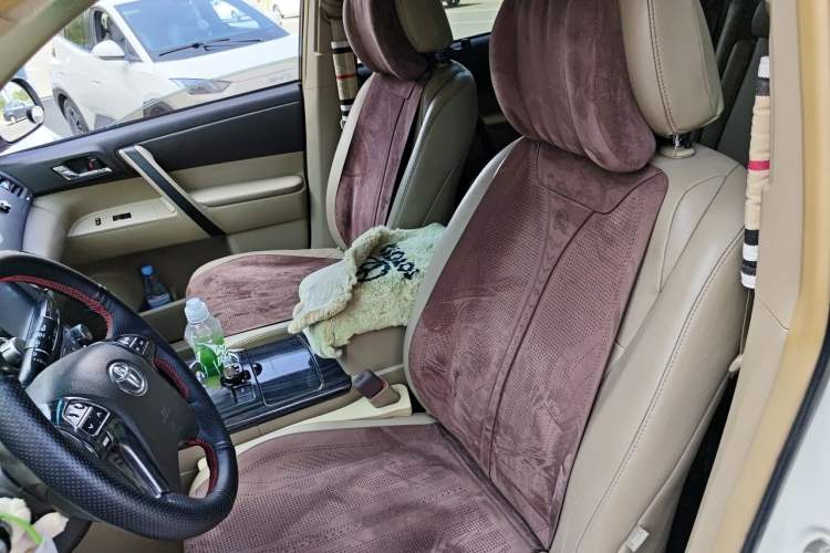 Used Toyota Highlander 2012 2.7L Two-Wheel Drive 7-Seater Luxury Edition Left Front Seat