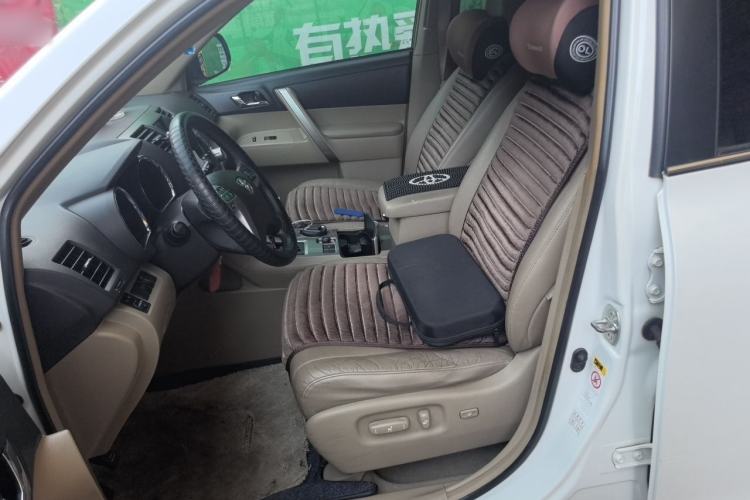 Used Toyota Highlander 2012 2.7L Two-Wheel Drive 7-Seater Luxury Edition Left Front Seat