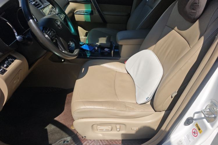 Used Toyota Highlander 2012 2.7L Two-Wheel Drive 7-Seater Luxury Edition Left Front Seat