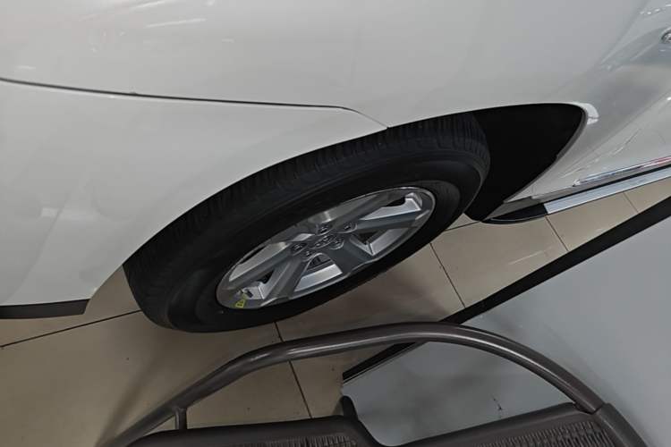 Used Toyota Highlander 2012 2.7L 2WD 5-Seater Elite Edition Left Front Wheel Hub