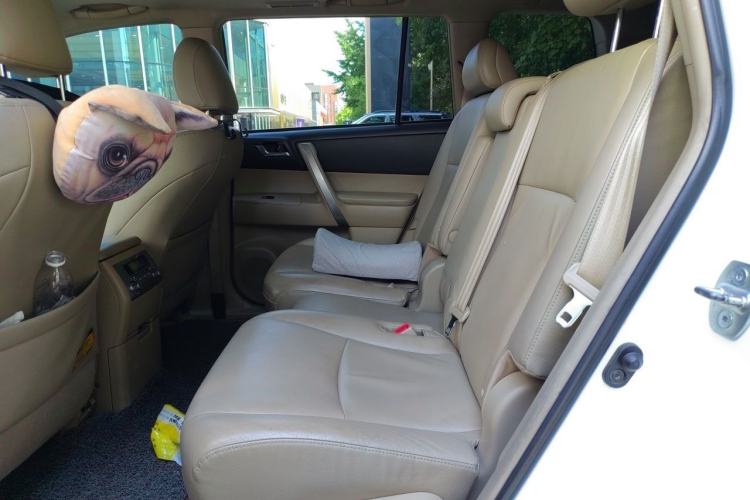 Used Toyota Highlander 2012 2.7L Two-Wheel Drive 7-Seater Luxury Edition Left Rear Seat