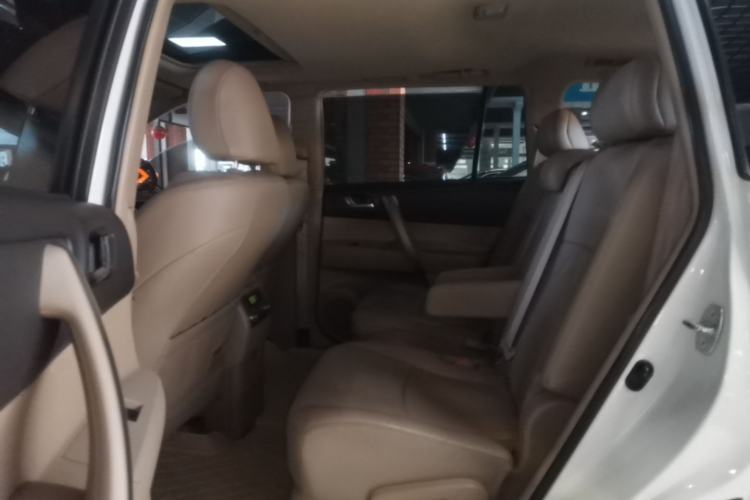 Used Toyota Highlander 2012 2.7L Two-Wheel Drive 7-Seater Luxury Edition Left Rear Seat