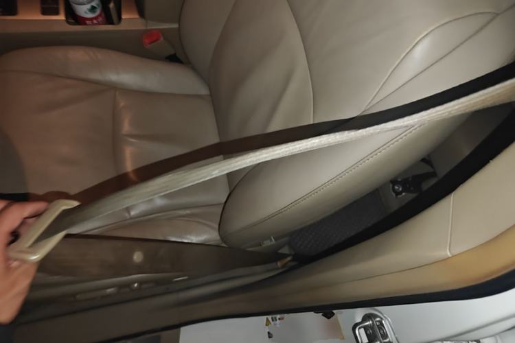Used Toyota Highlander 2012 2.7L Two-Wheel Drive 7-Seater Luxury Edition Left Rear Seat