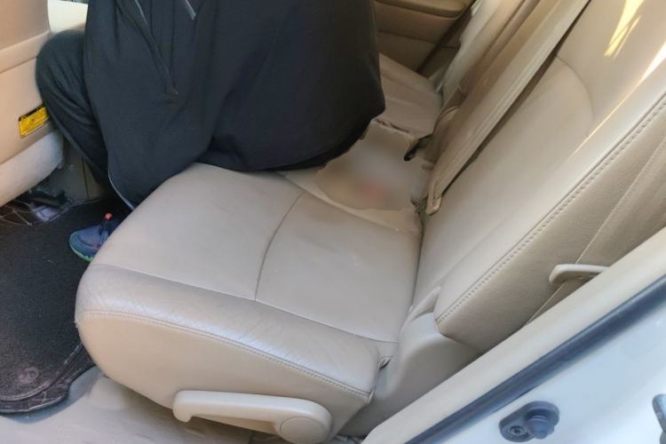 Used Toyota Highlander 2012 2.7L Two-Wheel Drive 7-Seater Luxury Navigation Edition Left Rear Seat