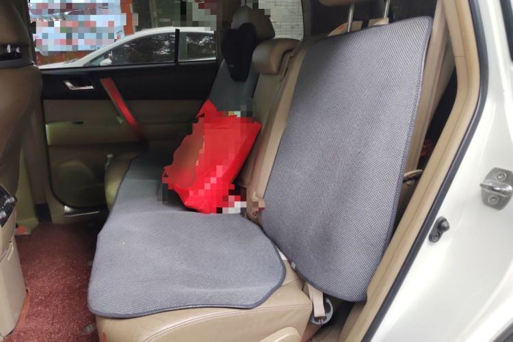 Used Toyota Highlander 2012 2.7L Two-Wheel Drive 7-Seater Luxury Edition Left Rear Seat