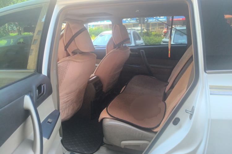 Used Toyota Highlander 2012 2.7L Two-Wheel Drive 7-Seater Luxury Edition Left Rear Seat