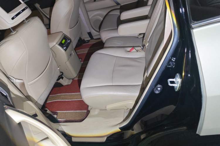 Used Toyota Highlander 2012 3.5L 4x4 7-Seater Luxury Edition Left Rear Seat