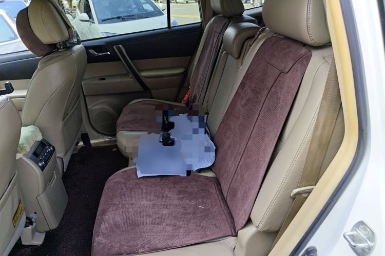 Used Toyota Highlander 2012 2.7L Two-Wheel Drive 7-Seater Luxury Edition Left Rear Seat