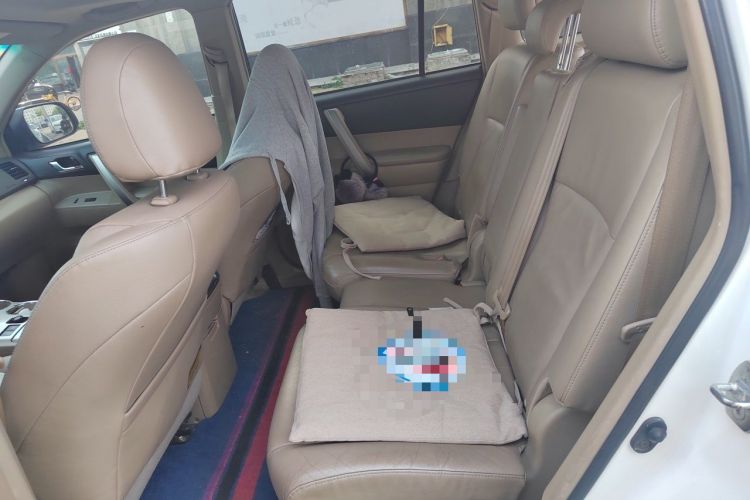 Used Toyota Highlander 2012 2.7L Two-Wheel Drive 7-Seater Luxury Edition Left Rear Seat