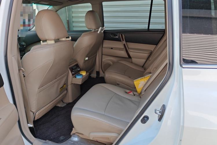 Used Toyota Highlander 2012 2.7L Two-Wheel Drive 7-Seater Luxury Edition Left Rear Seat