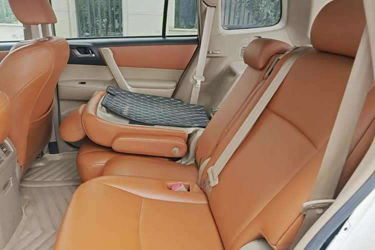 Used Toyota Highlander 2012 2.7L 2WD 5-Seater Elite Edition Left Rear Seat