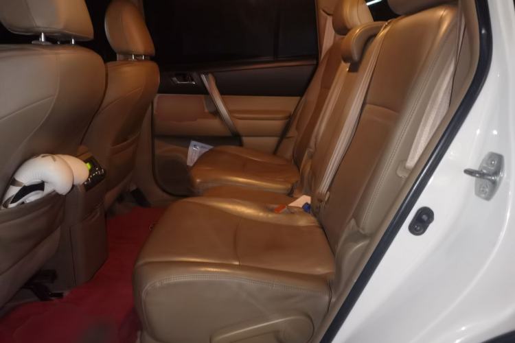 Used Toyota Highlander 2012 2.7L Two-Wheel Drive 7-Seater Luxury Edition Left Rear Seat