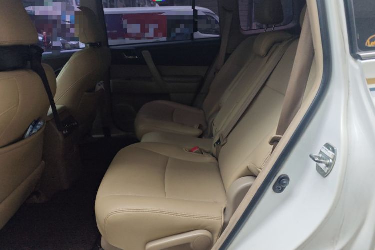 Used Toyota Highlander 2012 2.7L Two-Wheel Drive 7-Seater Elite Edition Left Rear Seat