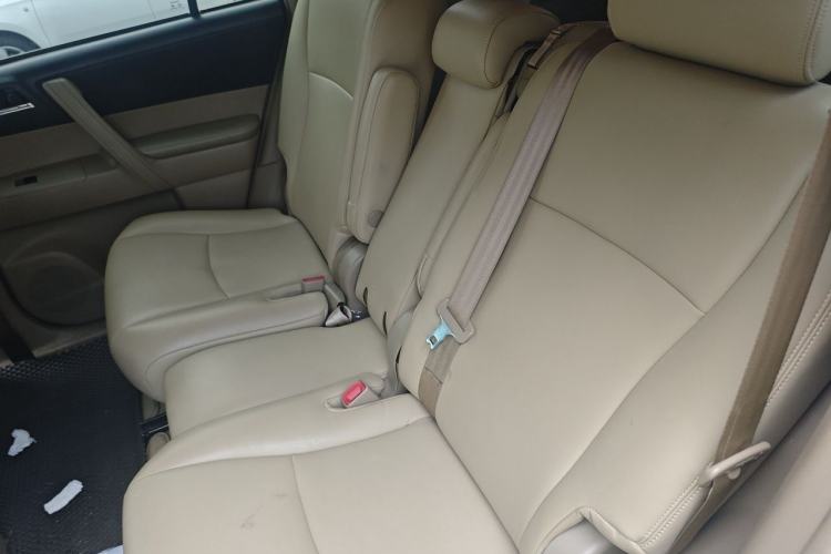 Used Toyota Highlander 2012 2.7L Two-Wheel Drive 7-Seater Elite Edition Left Rear Seat