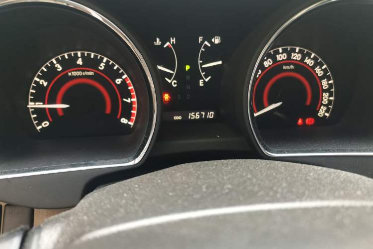 Used Toyota Highlander 2012 2.7L 2WD 5-Seater Elite Edition Odometer Close Up