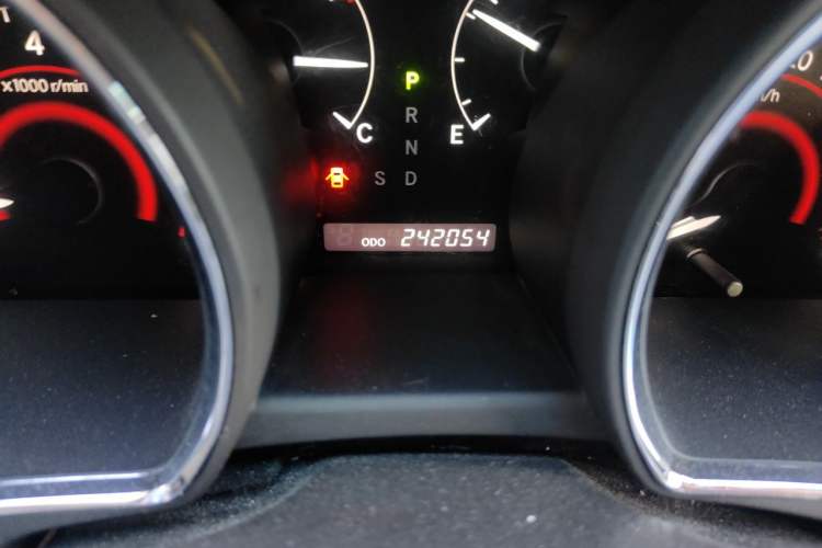 Used Toyota Highlander 2012 2.7L 2WD 5-Seater Elite Edition Odometer Close Up