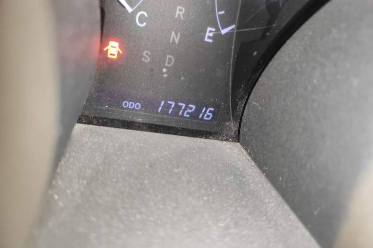 Used Toyota Highlander 2012 2.7L Two-Wheel Drive 7-Seater Luxury Edition Odometer Close Up