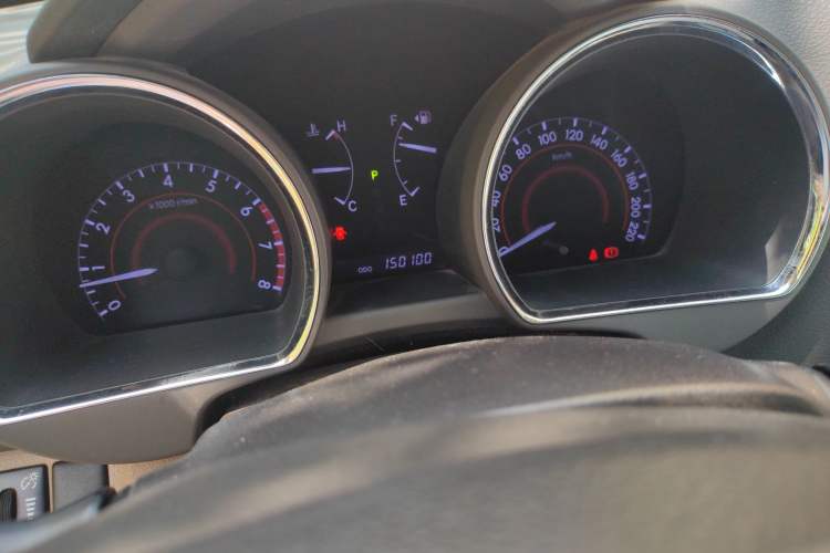Used Toyota Highlander 2012 2.7L 2WD 5-Seater Elite Edition Odometer Close Up