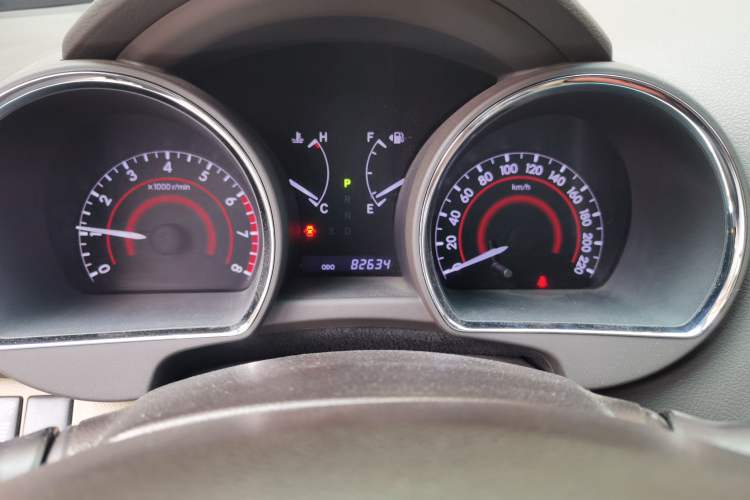 Used Toyota Highlander 2012 2.7L 2WD 5-Seater Elite Edition Odometer Close Up