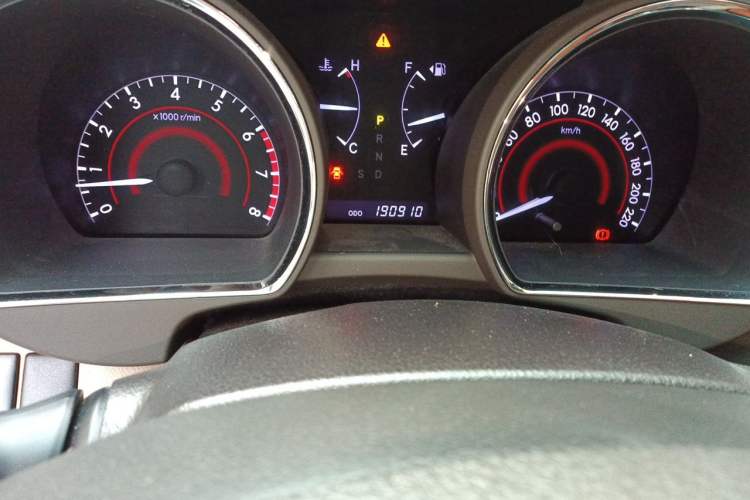 Used Toyota Highlander 2012 2.7L Two-Wheel Drive 7-Seater Luxury Edition Odometer Close Up