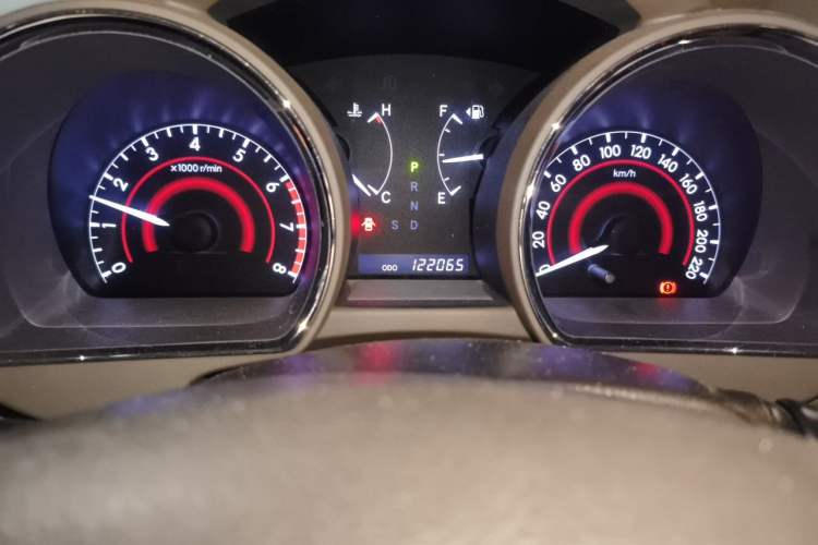 Used Toyota Highlander 2012 2.7L 2WD 5-Seater Elite Edition Odometer Close Up