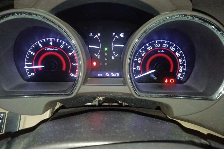 Used Toyota Highlander 2012 2.7L 2WD 5-Seater Elite Edition Odometer Close Up