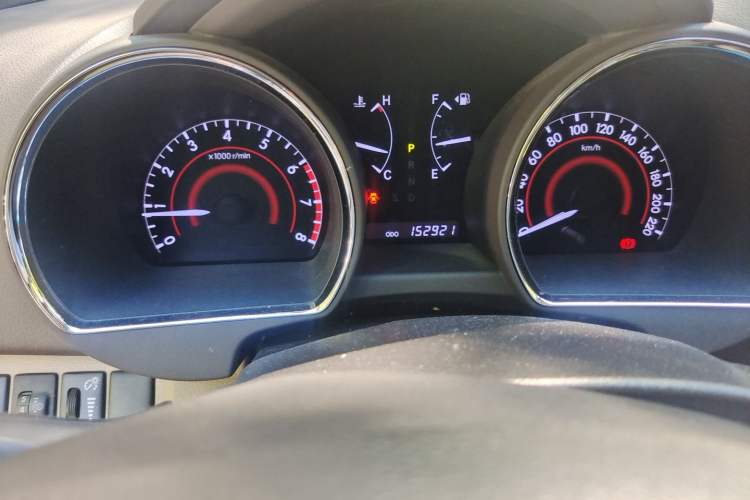 Used Toyota Highlander 2012 2.7L 2WD 5-Seater Elite Edition Odometer Close Up